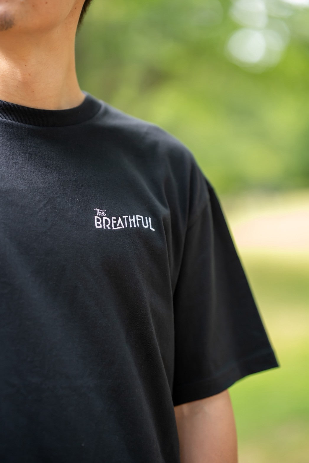 THE BREATHFUL 刺繍入りロゴTシャツ