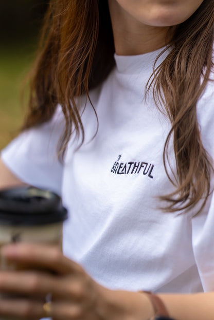 THE BREATHFUL 刺繍入りロゴTシャツ